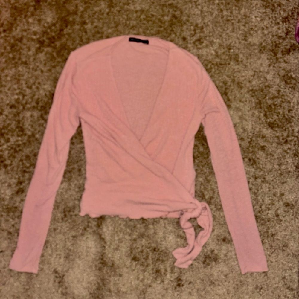 Abercrombie & Fitch ballet wrap sweater in a soft pink hue! Size L - Picture 8 of 12